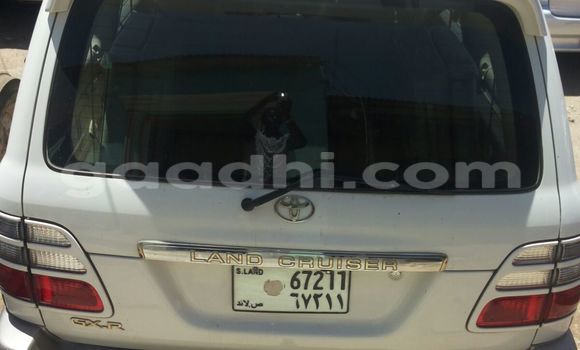 Nunua Ilio tumika Toyota Land Cruiser Nyeusi Gari ndani ya Mogadishu nchini Somalia Nunua Ilio tumika Toyota Land Cruiser Nyeusi Gari ndani ya Mogadishu nchini Somalia