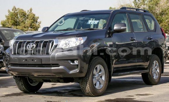Nunua Mpya Toyota Prado Nyeusi Gari ndani ya Afgooye nchini Somalia Nunua Mpya Toyota Prado Nyeusi Gari ndani ya Afgooye nchini Somalia
