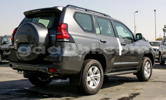 Nunua Mpya Toyota Prado Nyeusi Gari ndani ya Afgooye nchini Somalia Nunua Mpya Toyota Prado Nyeusi Gari ndani ya Afgooye nchini Somalia