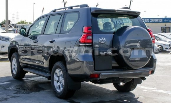 Nunua Mpya Toyota Prado Nyeusi Gari ndani ya Afgooye nchini Somalia Nunua Mpya Toyota Prado Nyeusi Gari ndani ya Afgooye nchini Somalia