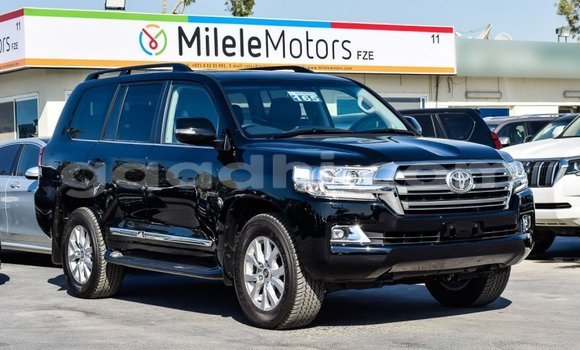 Nunua Mpya Toyota Land Cruiser Nyeusi Gari ndani ya Afgooye nchini Somalia Nunua Mpya Toyota Land Cruiser Nyeusi Gari ndani ya Afgooye nchini Somalia