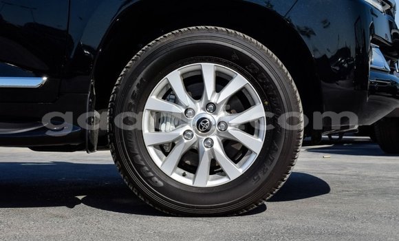 Nunua Mpya Toyota Land Cruiser Nyeusi Gari ndani ya Afgooye nchini Somalia Nunua Mpya Toyota Land Cruiser Nyeusi Gari ndani ya Afgooye nchini Somalia