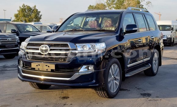 Nunua Mpya Toyota Land Cruiser Nyeusi Gari ndani ya Afgooye nchini Somalia Nunua Mpya Toyota Land Cruiser Nyeusi Gari ndani ya Afgooye nchini Somalia
