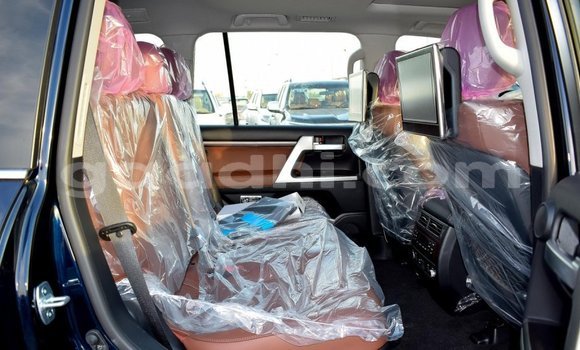 Nunua Mpya Toyota Land Cruiser Nyeusi Gari ndani ya Afgooye nchini Somalia Nunua Mpya Toyota Land Cruiser Nyeusi Gari ndani ya Afgooye nchini Somalia