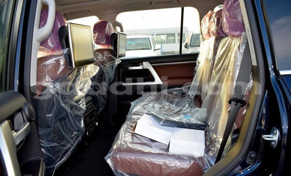 Nunua Mpya Toyota Land Cruiser Nyeusi Gari ndani ya Afgooye nchini Somalia Nunua Mpya Toyota Land Cruiser Nyeusi Gari ndani ya Afgooye nchini Somalia