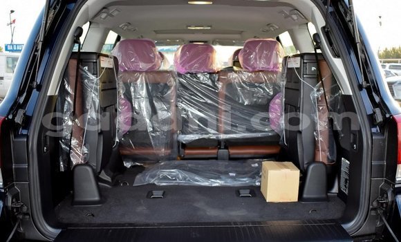 Nunua Mpya Toyota Land Cruiser Nyeusi Gari ndani ya Afgooye nchini Somalia Nunua Mpya Toyota Land Cruiser Nyeusi Gari ndani ya Afgooye nchini Somalia