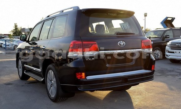 Nunua Mpya Toyota Land Cruiser Nyeusi Gari ndani ya Afgooye nchini Somalia Nunua Mpya Toyota Land Cruiser Nyeusi Gari ndani ya Afgooye nchini Somalia