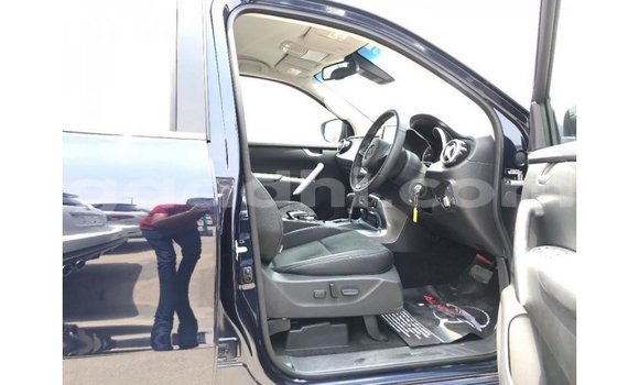 Acheter Import Voiture Mercedes-Benz 250 Bleu à Import - Dubai, Somalie Acheter Import Voiture Mercedes-Benz 250 Bleu à Import - Dubai, Somalie