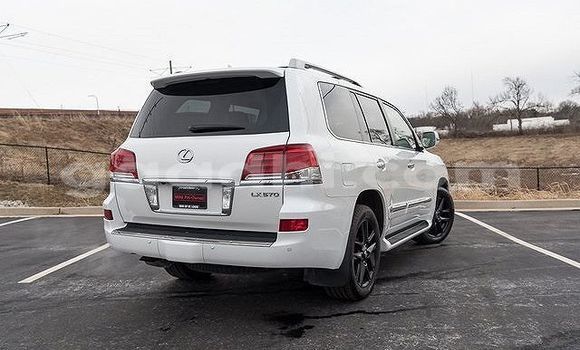 Acheter Occasion Voiture Lexus LX 570 Blanc à Afgooye, Somalie Acheter Occasion Voiture Lexus LX 570 Blanc à Afgooye, Somalie