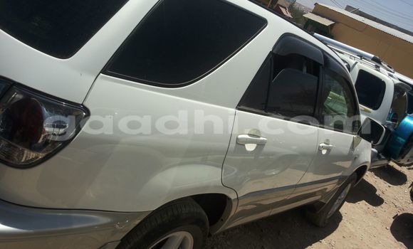 Nunua Ilio tumika Toyota 4Runner Nyeupe Gari ndani ya Mogadishu nchini Somalia Nunua Ilio tumika Toyota 4Runner Nyeupe Gari ndani ya Mogadishu nchini Somalia