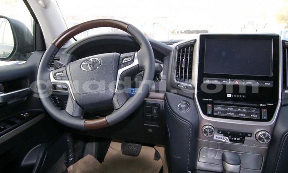 اشتري Imported Toyota Land Cruiser أسود سيارة في Import - Dubai في الصومال اشتري Imported Toyota Land Cruiser أسود سيارة في Import - Dubai في الصومال