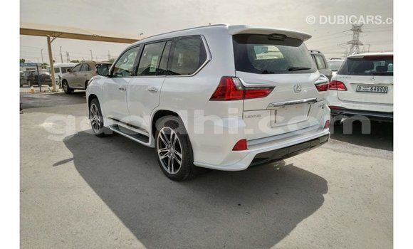 اشتري Imported Lexus LX أبيض سيارة في Import - Dubai في الصومال اشتري Imported Lexus LX أبيض سيارة في Import - Dubai في الصومال