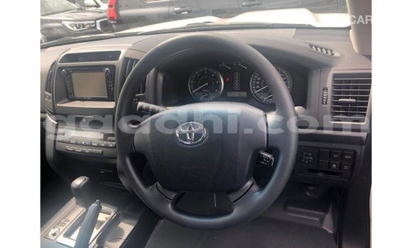 اشتري Imported Toyota Land Cruiser أسود سيارة في Import - Dubai في الصومال اشتري Imported Toyota Land Cruiser أسود سيارة في Import - Dubai في الصومال