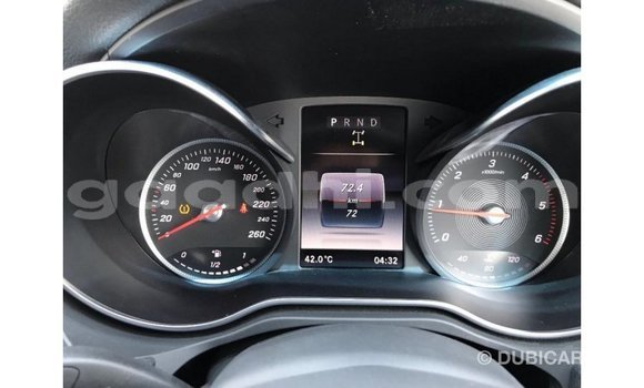 Acheter Import Voiture Mercedes-Benz 250 Rouge à Import - Dubai, Somalie Acheter Import Voiture Mercedes-Benz 250 Rouge à Import - Dubai, Somalie