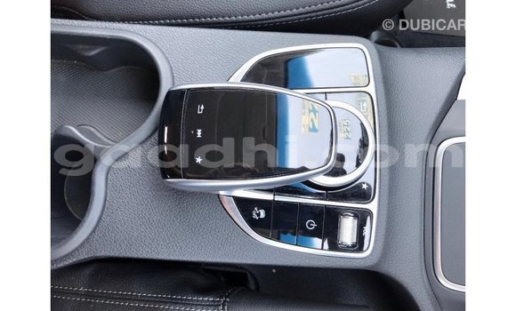 Acheter Import Voiture Mercedes-Benz 250 Rouge à Import - Dubai, Somalie Acheter Import Voiture Mercedes-Benz 250 Rouge à Import - Dubai, Somalie