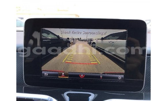 Acheter Import Voiture Mercedes-Benz 250 Rouge à Import - Dubai, Somalie Acheter Import Voiture Mercedes-Benz 250 Rouge à Import - Dubai, Somalie