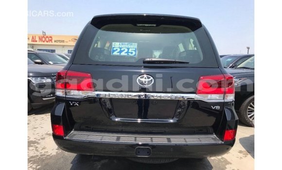 Acheter Import Voiture Toyota Land Cruiser Noir à Import - Dubai, Somalie Acheter Import Voiture Toyota Land Cruiser Noir à Import - Dubai, Somalie