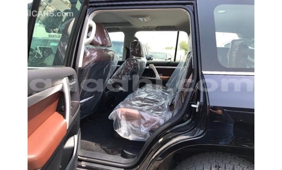Acheter Import Voiture Toyota Land Cruiser Noir à Import - Dubai, Somalie Acheter Import Voiture Toyota Land Cruiser Noir à Import - Dubai, Somalie