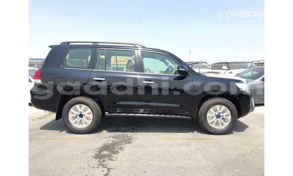 Acheter Import Voiture Toyota Land Cruiser Noir à Import - Dubai, Somalie Acheter Import Voiture Toyota Land Cruiser Noir à Import - Dubai, Somalie