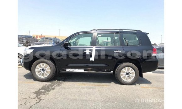 Acheter Import Voiture Toyota Land Cruiser Noir à Import - Dubai, Somalie Acheter Import Voiture Toyota Land Cruiser Noir à Import - Dubai, Somalie