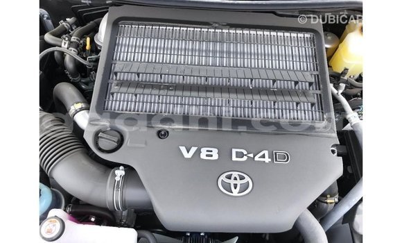 Acheter Import Voiture Toyota Land Cruiser Noir à Import - Dubai, Somalie Acheter Import Voiture Toyota Land Cruiser Noir à Import - Dubai, Somalie