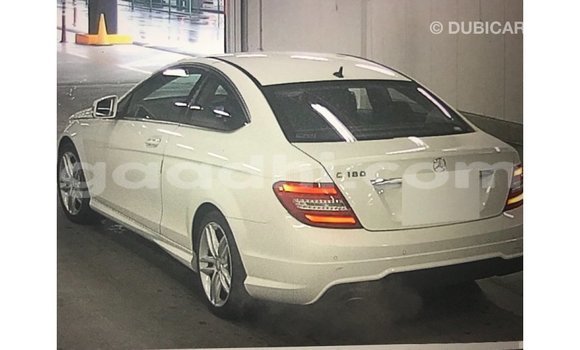 ይግዙ Imported Mercedes-Benz 190 ነጭ መኪና በ Import - Dubai በ ሶማሊያ ይግዙ Imported Mercedes-Benz 190 ነጭ መኪና በ Import - Dubai በ ሶማሊያ