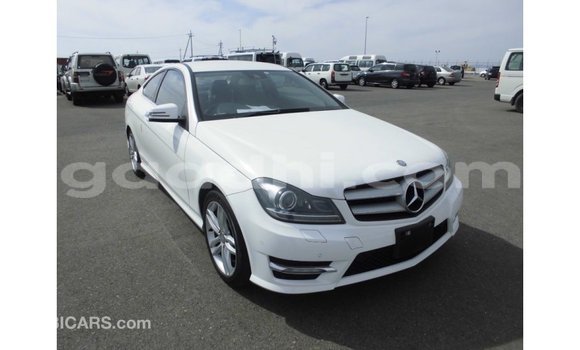 ይግዙ Imported Mercedes-Benz 190 ነጭ መኪና በ Import - Dubai በ ሶማሊያ ይግዙ Imported Mercedes-Benz 190 ነጭ መኪና በ Import - Dubai በ ሶማሊያ