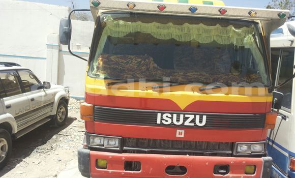 ይግዙ ያገለገለ Isuzu D–MAX ቀይ መኪና በ ሞቃዲሾ በ ሶማሊያ ይግዙ ያገለገለ Isuzu D–MAX ቀይ መኪና በ ሞቃዲሾ በ ሶማሊያ