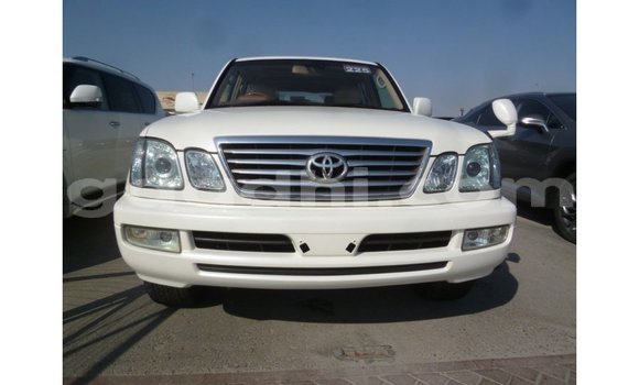 ይግዙ Imported Toyota Land Cruiser ነጭ መኪና በ Import - Dubai በ ሶማሊያ ይግዙ Imported Toyota Land Cruiser ነጭ መኪና በ Import - Dubai በ ሶማሊያ