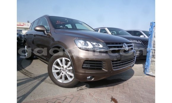 Buy Import Volkswagen Touareg Brown Car in Import - Dubai in Somalia