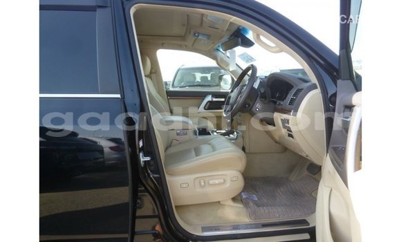 Acheter Import Voiture Toyota Land Cruiser Noir à Import - Dubai, Somalie Acheter Import Voiture Toyota Land Cruiser Noir à Import - Dubai, Somalie