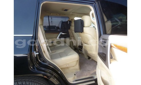 Acheter Import Voiture Toyota Land Cruiser Noir à Import - Dubai, Somalie Acheter Import Voiture Toyota Land Cruiser Noir à Import - Dubai, Somalie