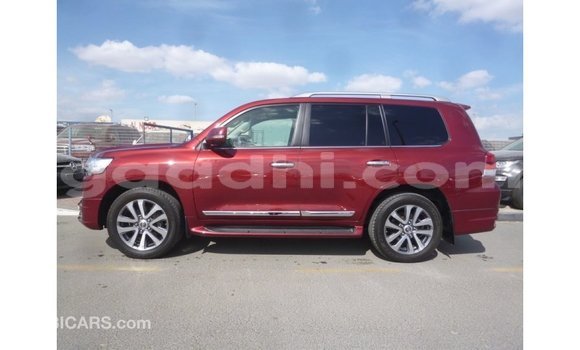 ይግዙ Imported Toyota Land Cruiser ሌላ መኪና በ Import - Dubai በ ሶማሊያ ይግዙ Imported Toyota Land Cruiser ሌላ መኪና በ Import - Dubai በ ሶማሊያ