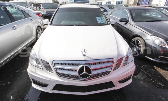 ይግዙ Imported Mercedes-Benz 200 ነጭ መኪና በ Import - Dubai በ ሶማሊያ ይግዙ Imported Mercedes-Benz 200 ነጭ መኪና በ Import - Dubai በ ሶማሊያ