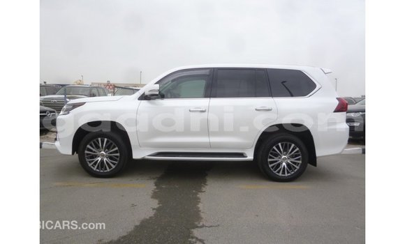 ይግዙ Imported Lexus LX ነጭ መኪና በ Import - Dubai በ ሶማሊያ ይግዙ Imported Lexus LX ነጭ መኪና በ Import - Dubai በ ሶማሊያ
