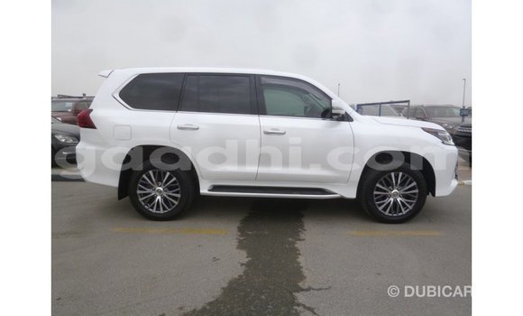 ይግዙ Imported Lexus LX ነጭ መኪና በ Import - Dubai በ ሶማሊያ ይግዙ Imported Lexus LX ነጭ መኪና በ Import - Dubai በ ሶማሊያ