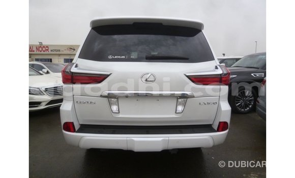 ይግዙ Imported Lexus LX ነጭ መኪና በ Import - Dubai በ ሶማሊያ ይግዙ Imported Lexus LX ነጭ መኪና በ Import - Dubai በ ሶማሊያ