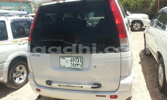 Nunua Ilio tumika Toyota 4Runner Nyeupe Gari ndani ya Mogadishu nchini Somalia Nunua Ilio tumika Toyota 4Runner Nyeupe Gari ndani ya Mogadishu nchini Somalia