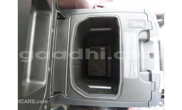 ይግዙ Imported Toyota Land Cruiser ሌላ መኪና በ Import - Dubai በ ሶማሊያ ይግዙ Imported Toyota Land Cruiser ሌላ መኪና በ Import - Dubai በ ሶማሊያ