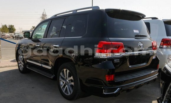 ይግዙ Imported Toyota Land Cruiser ጥቁር መኪና በ Import - Dubai በ ሶማሊያ ይግዙ Imported Toyota Land Cruiser ጥቁር መኪና በ Import - Dubai በ ሶማሊያ