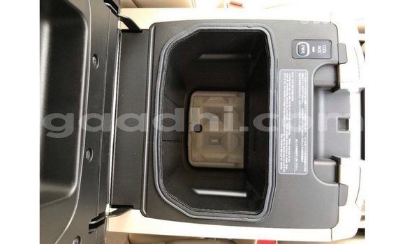 ይግዙ Imported Toyota Land Cruiser ጥቁር መኪና በ Import - Dubai በ ሶማሊያ ይግዙ Imported Toyota Land Cruiser ጥቁር መኪና በ Import - Dubai በ ሶማሊያ