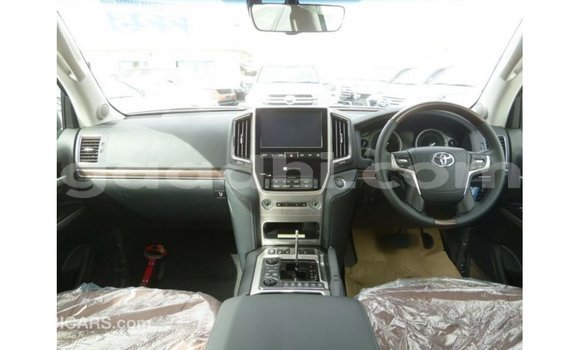 ይግዙ Imported Toyota Land Cruiser ብናማ መኪና በ Import - Dubai በ ሶማሊያ ይግዙ Imported Toyota Land Cruiser ብናማ መኪና በ Import - Dubai በ ሶማሊያ