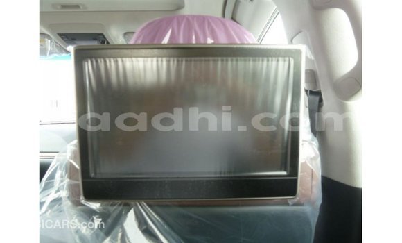 ይግዙ Imported Toyota Land Cruiser ብናማ መኪና በ Import - Dubai በ ሶማሊያ ይግዙ Imported Toyota Land Cruiser ብናማ መኪና በ Import - Dubai በ ሶማሊያ