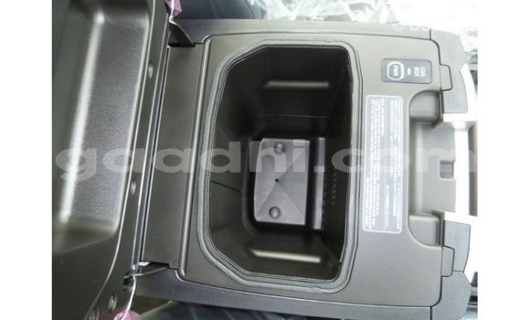 Acheter Import Voiture Toyota Land Cruiser Noir à Import - Dubai, Somalie Acheter Import Voiture Toyota Land Cruiser Noir à Import - Dubai, Somalie