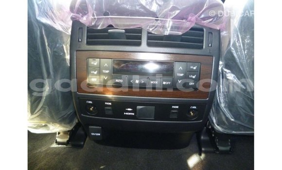 Acheter Import Voiture Toyota Land Cruiser Noir à Import - Dubai, Somalie Acheter Import Voiture Toyota Land Cruiser Noir à Import - Dubai, Somalie