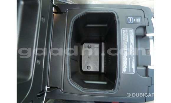 Acheter Import Voiture Toyota Land Cruiser Noir à Import - Dubai, Somalie Acheter Import Voiture Toyota Land Cruiser Noir à Import - Dubai, Somalie