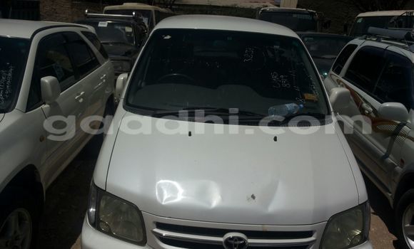 Nunua Ilio tumika Toyota 4Runner Nyeupe Gari ndani ya Mogadishu nchini Somalia Nunua Ilio tumika Toyota 4Runner Nyeupe Gari ndani ya Mogadishu nchini Somalia