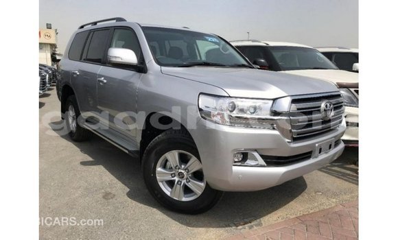 ይግዙ Imported Toyota Land Cruiser ሌላ መኪና በ Import - Dubai በ ሶማሊያ ይግዙ Imported Toyota Land Cruiser ሌላ መኪና በ Import - Dubai በ ሶማሊያ