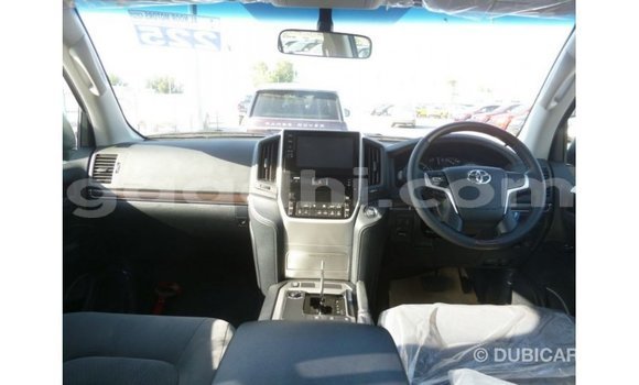 Acheter Import Voiture Toyota Land Cruiser Noir à Import - Dubai, Somalie Acheter Import Voiture Toyota Land Cruiser Noir à Import - Dubai, Somalie