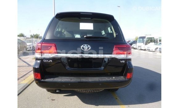 Acheter Import Voiture Toyota Land Cruiser Noir à Import - Dubai, Somalie Acheter Import Voiture Toyota Land Cruiser Noir à Import - Dubai, Somalie